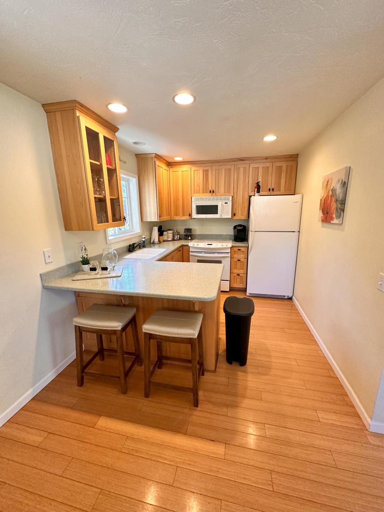 Medford Home And 2 Condos With Pool Exterior photo