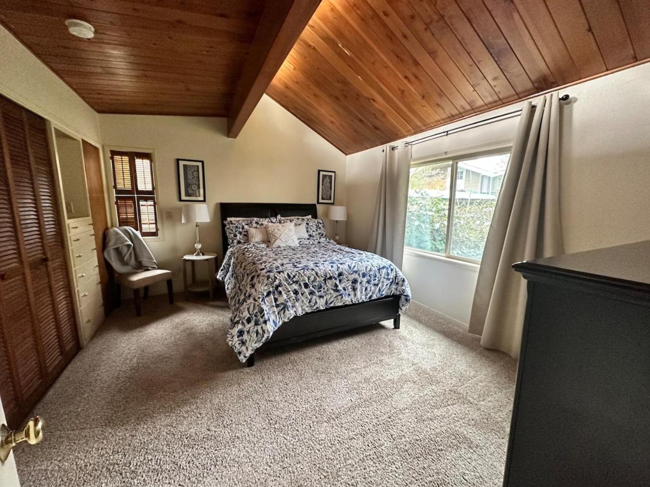 Medford Home And 2 Condos With Pool Exterior photo