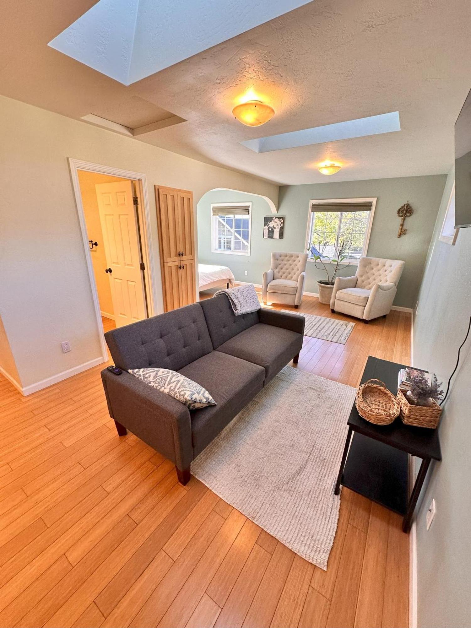 Medford Home And 2 Condos With Pool Exterior photo